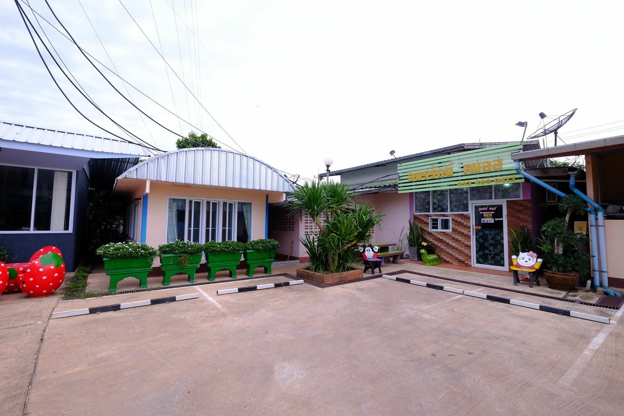 Amornrat Place Nakhon Phanom Bagian luar foto